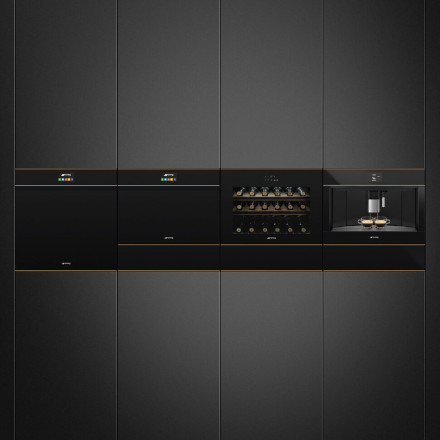 Автоматическая кофемашина Smeg CMS4604NR